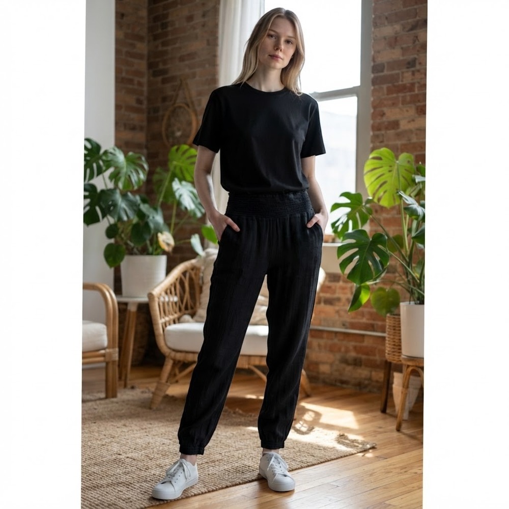 Aerie Smocked Waist Textured Gauze Joggers Women XS Black Excellent Casual Boho